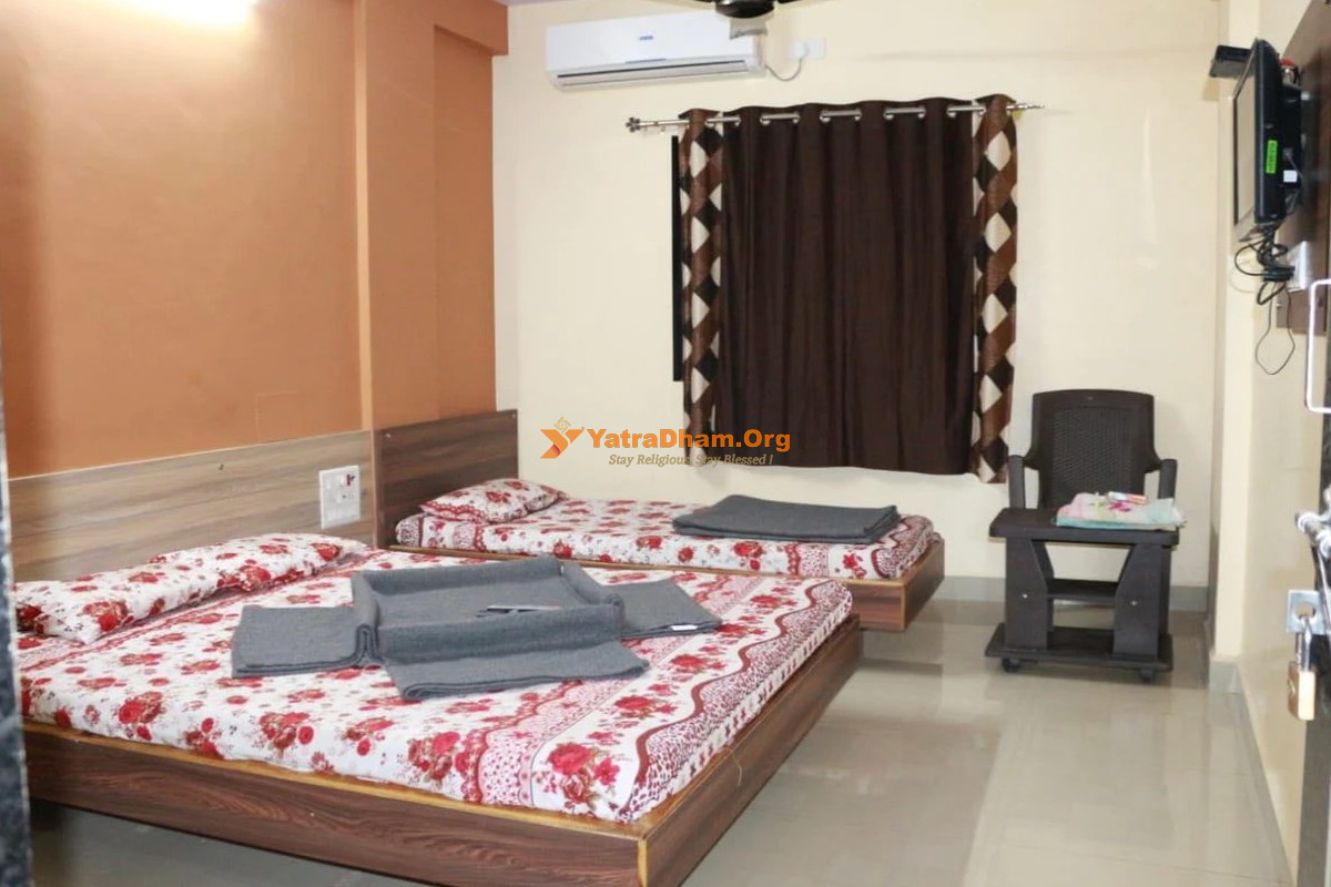 Hotel Laxmi Sadan Somnath Room
