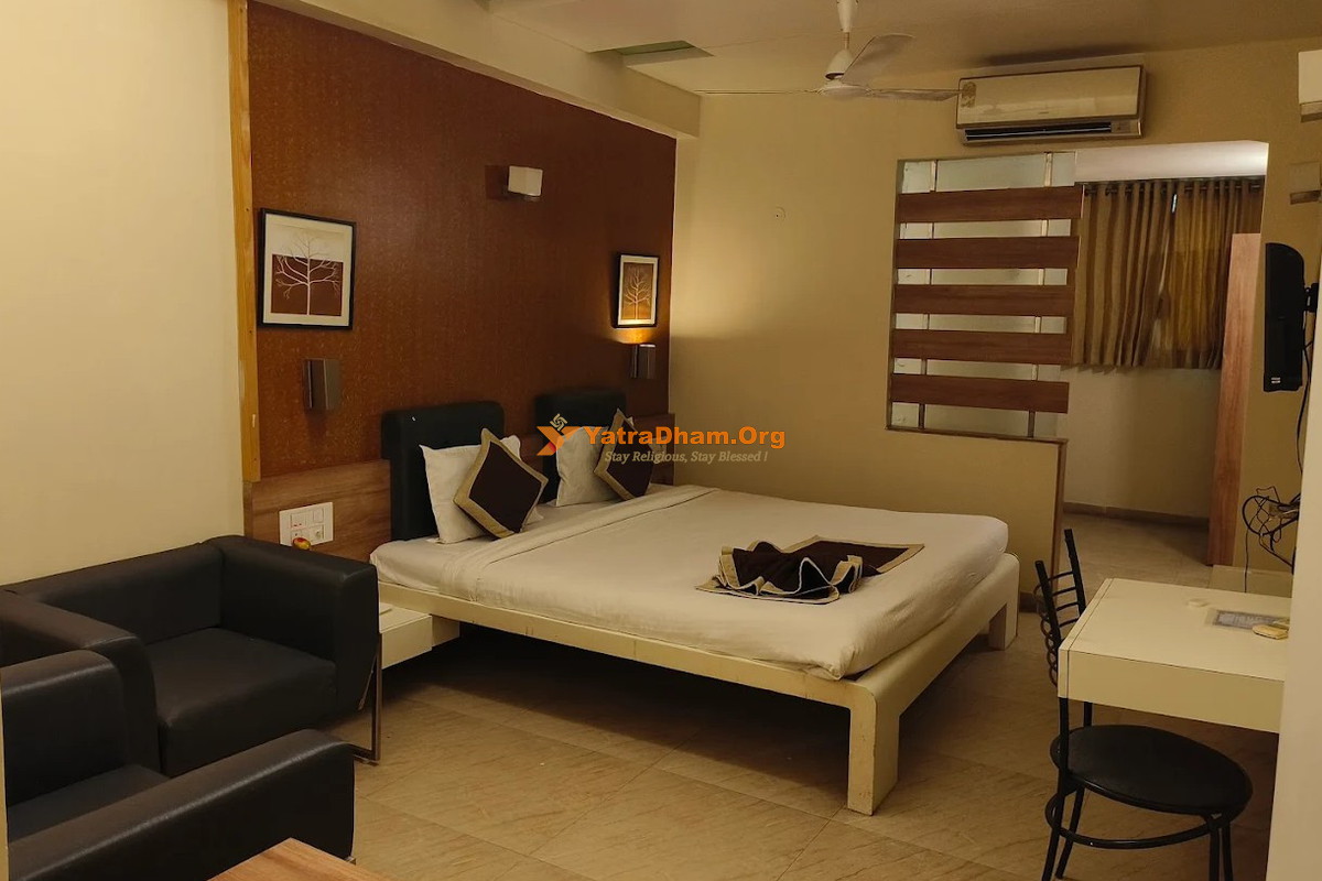 Hotel Platinum Junagadh Room