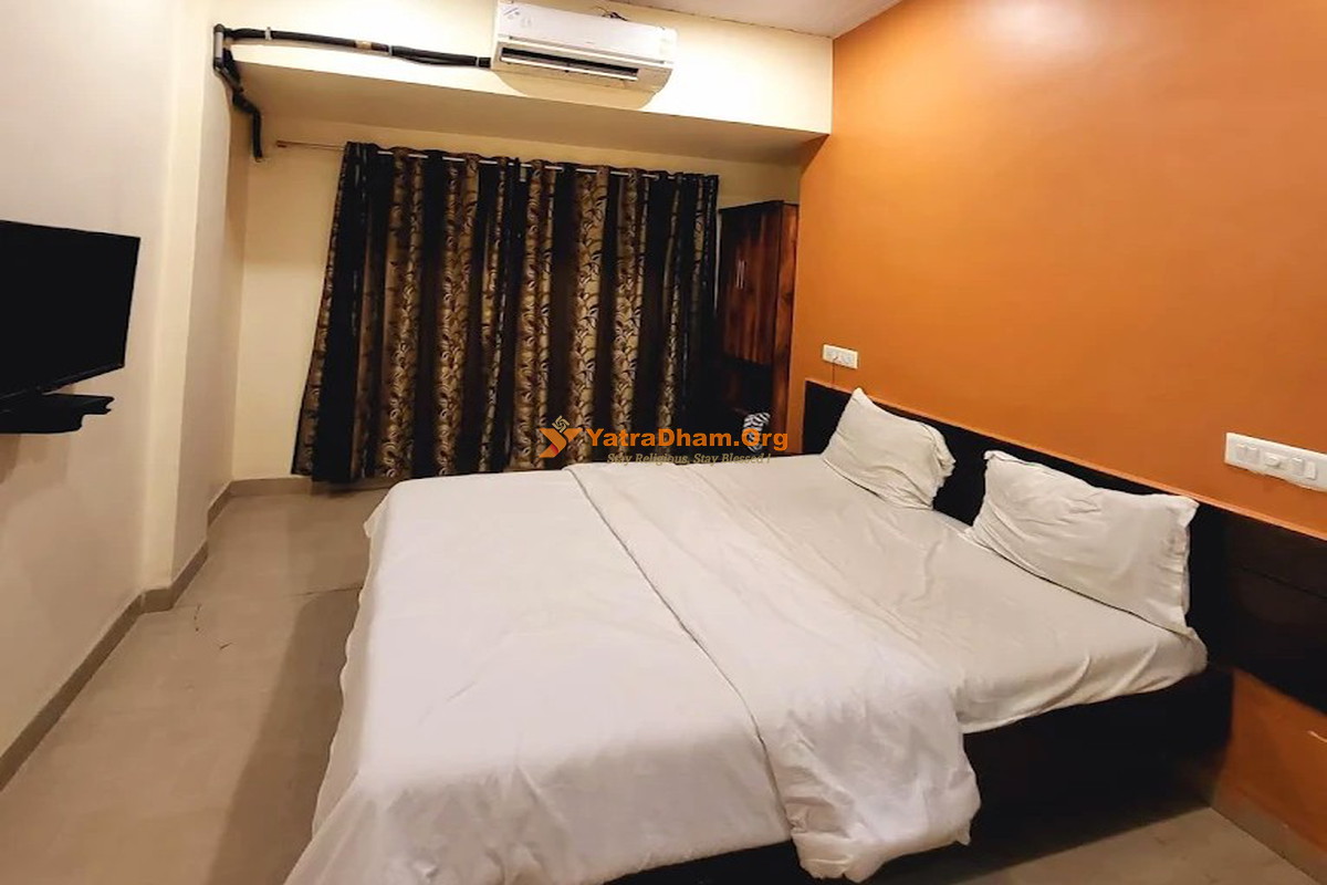 Hotel Sai Niwas Lonavala 2 Bed Room