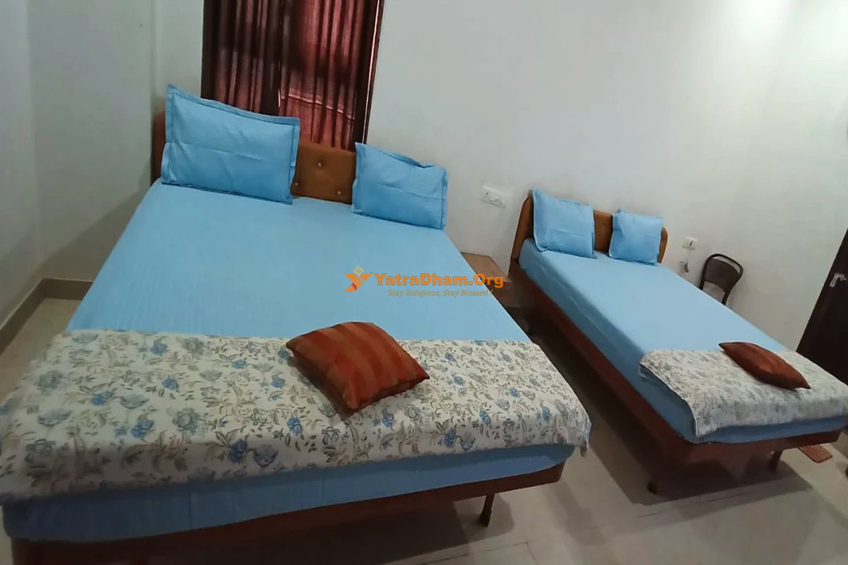 Hotel Dhanna Bhagat Khatu Room