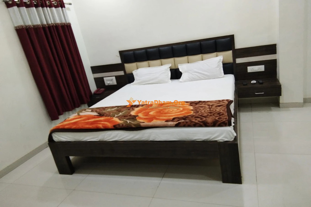 Shiv Sai Lodge Ambajogai Room