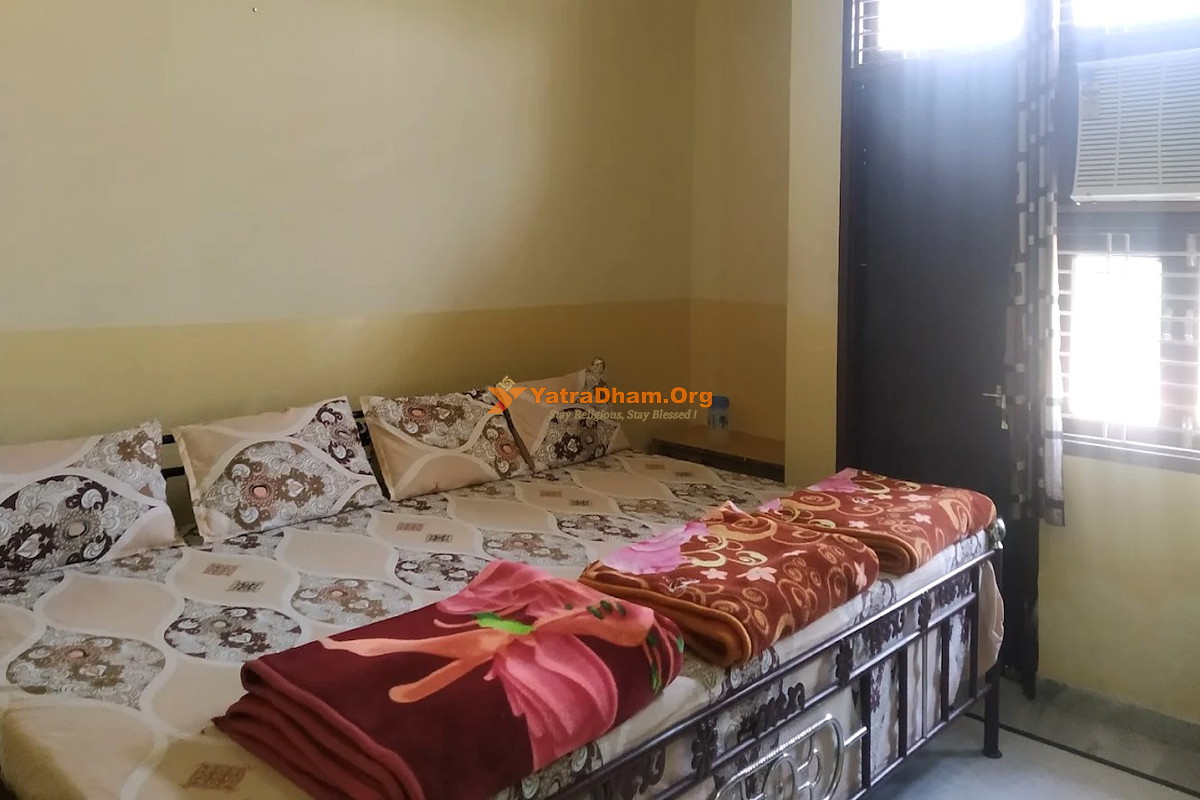 Hotel Vinayak Palace Mehandipur 4 Bed Room View
