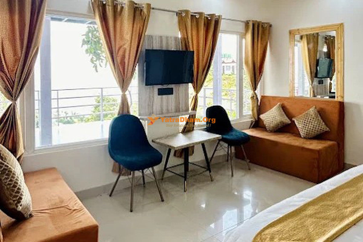 The Sarbati Palace Kanatal 4 Bed Room View
