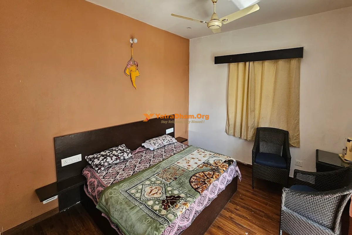 Shiv Gaura Tourist Complex (GMVN) - Triyuginarayan 2 Bed Deluxe Hut Room View