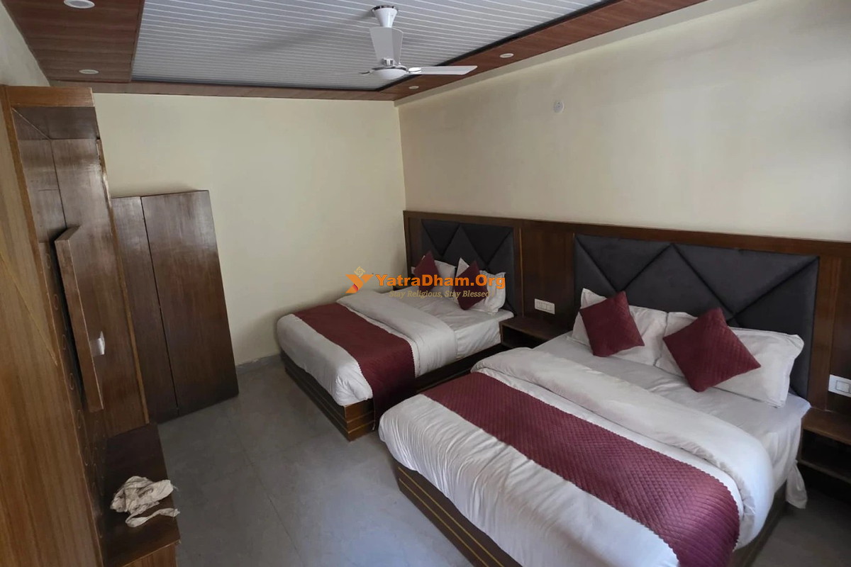 Hotel Shesh Dhara - Pandukeshwar 3 Bed Room View