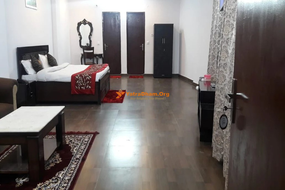 Ceyone- Classic Fall Resort - Mussoorie 2 Bed Room View