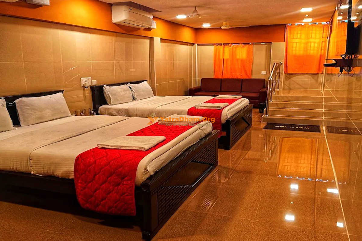 Hotel Shri Hari Residency - Kanchipuram  4 Bed Room View