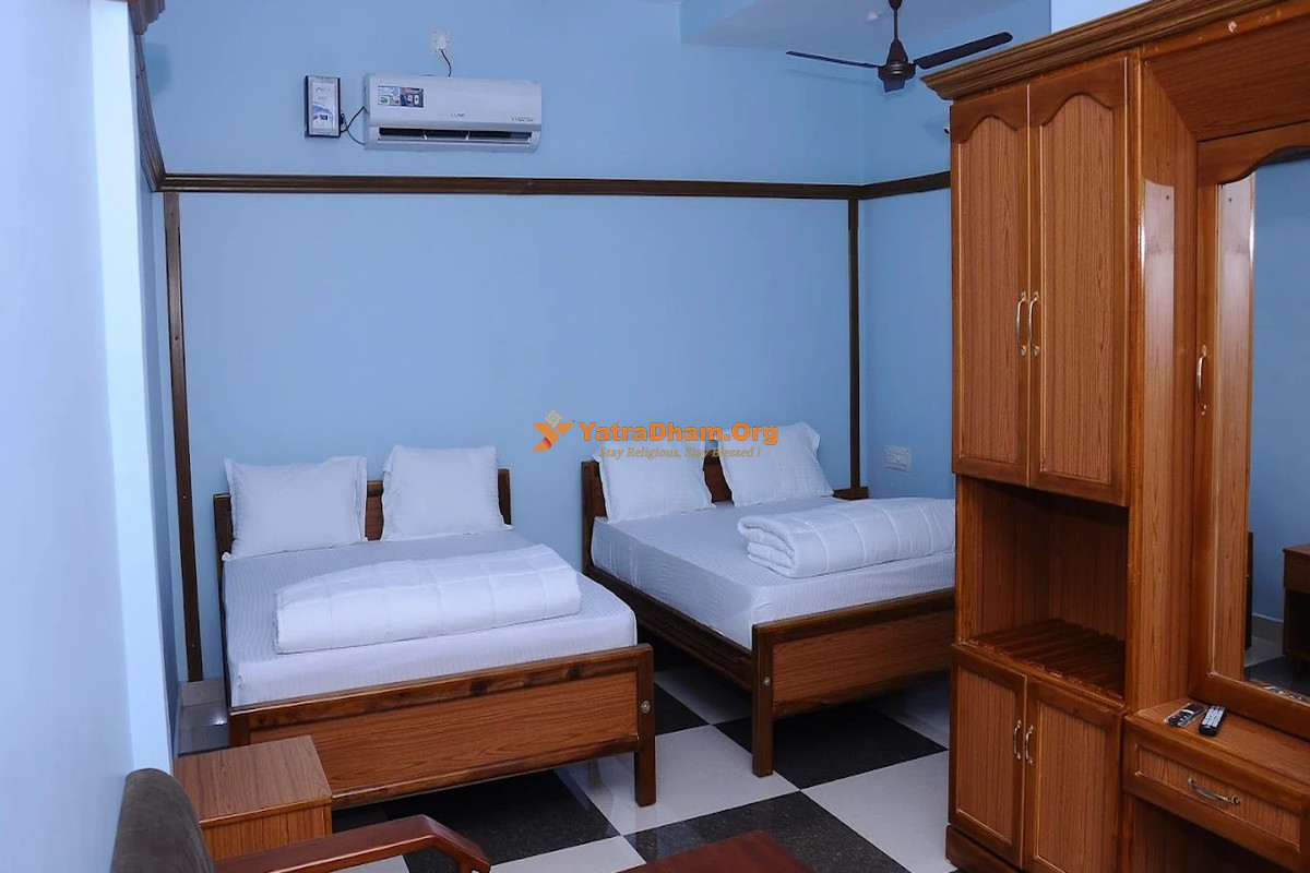 Sivans Inn Lodge - Tiruchendur 4 Bed Room View