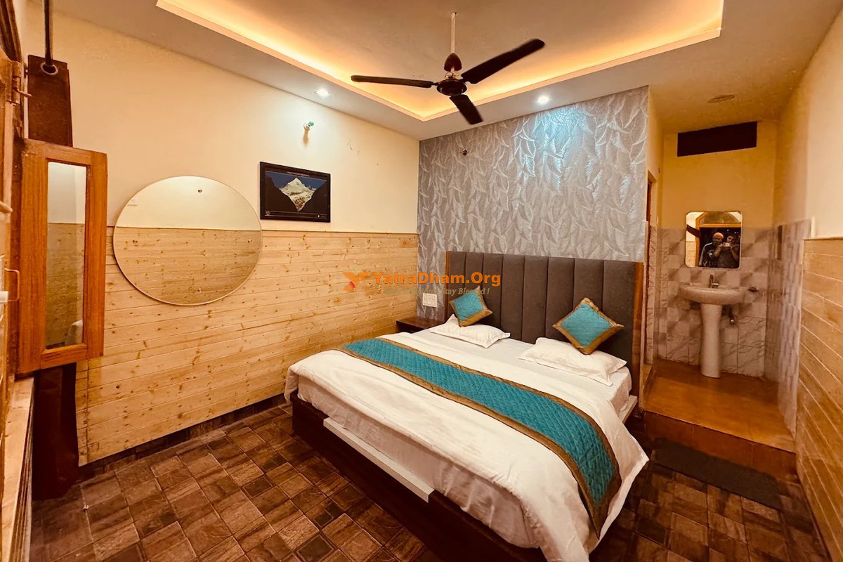 New Basera Hotel Sitapur Kedarnath 2 Bed Room View
