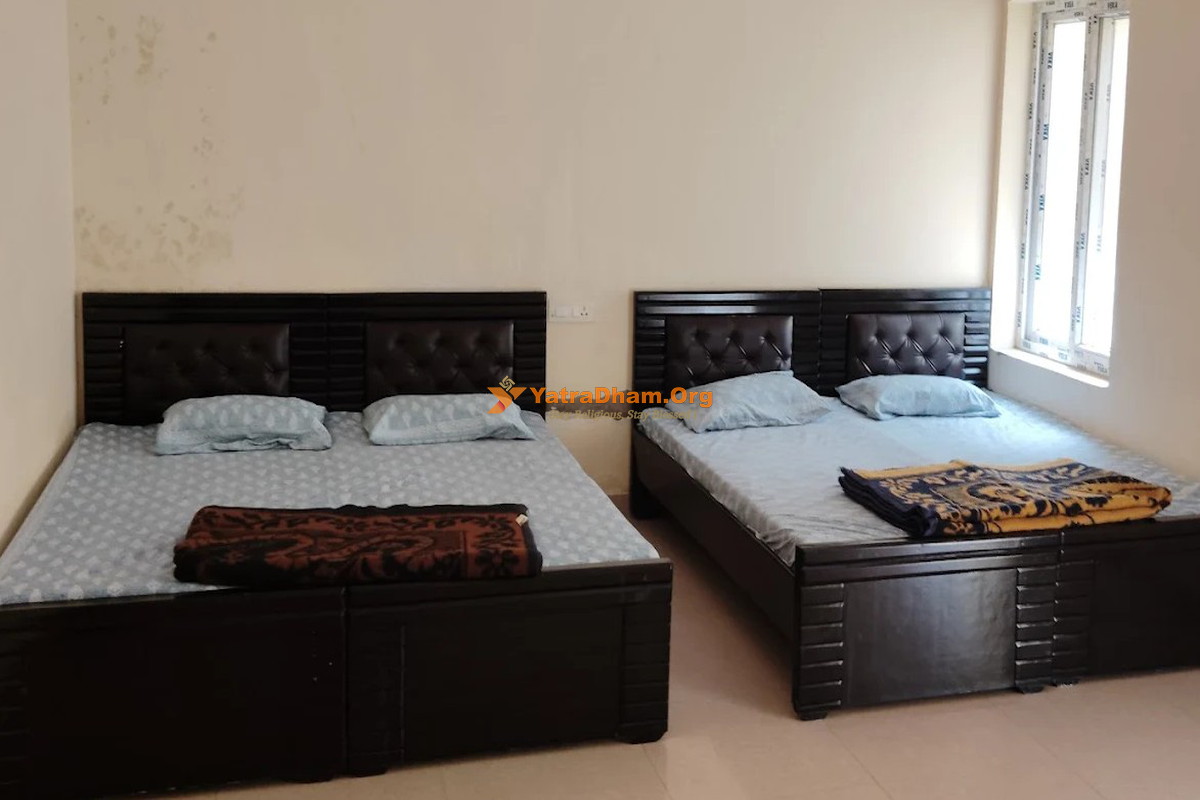 Sachdev Bavan Rangwali Dharmashala Vrindavan 4 Bed AC Room
