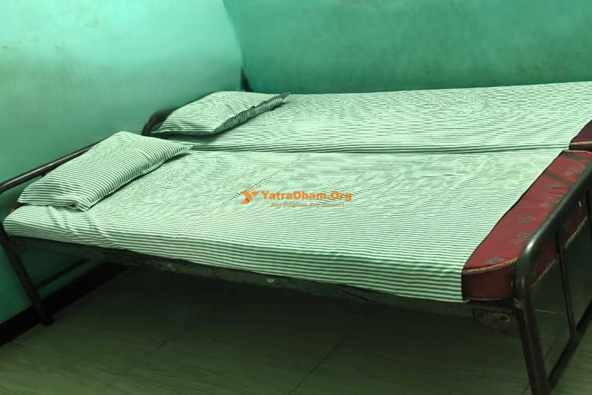 Sree Narayana Dharma Ashram Palani Room