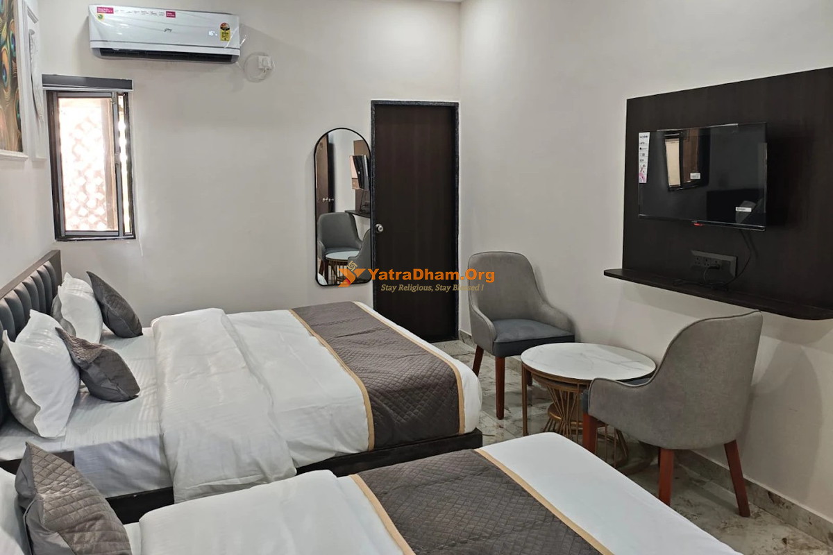 otel Kesari Nandan (Near Railway Station)- Dwarka 4 Bed Room View