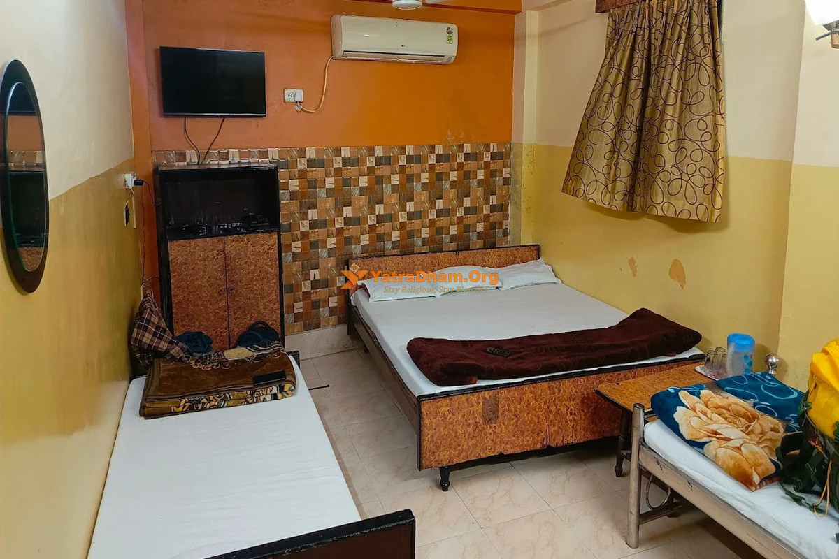 Hotel Paramount - Kolkata 3 Bed Room View