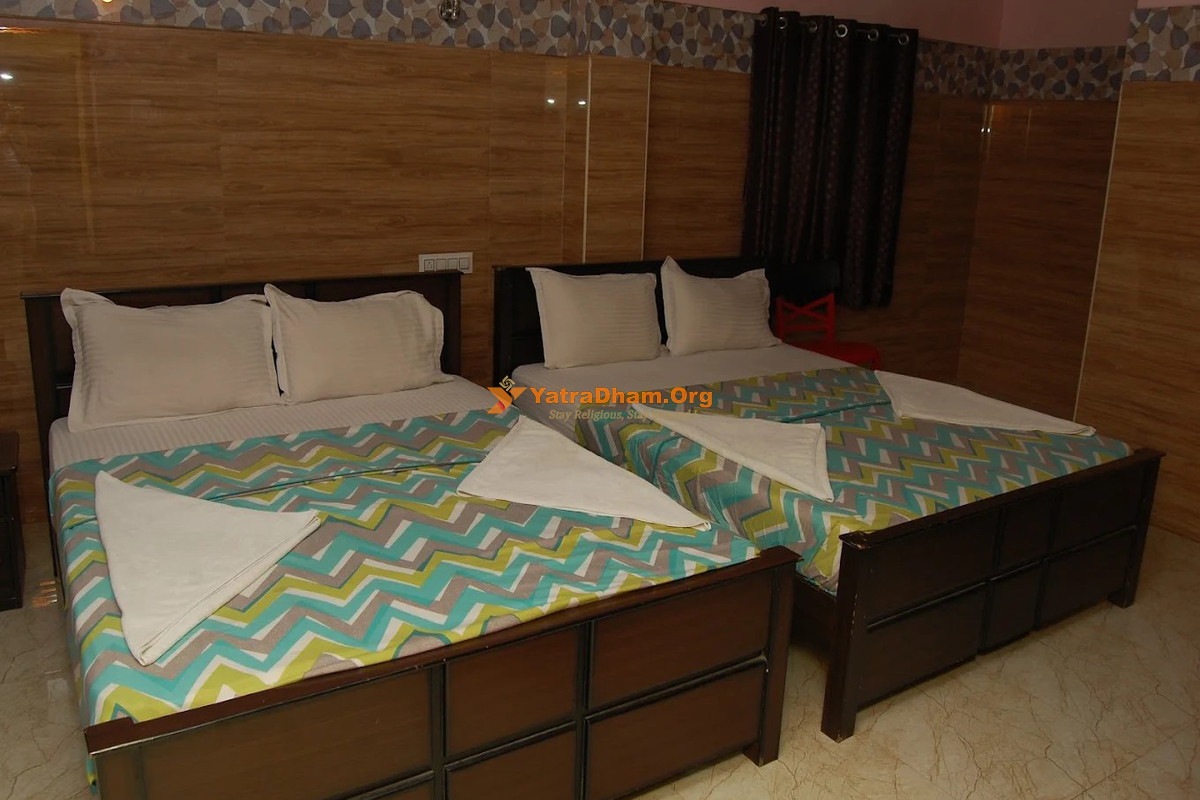 Hotel Adhi Residency - Kanchipuram 4 Bed Room View