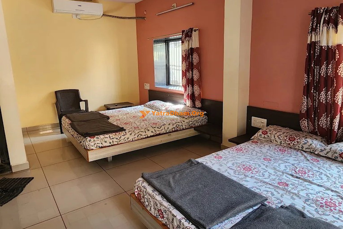 Hotel Laxmi Sadan Somnath Room