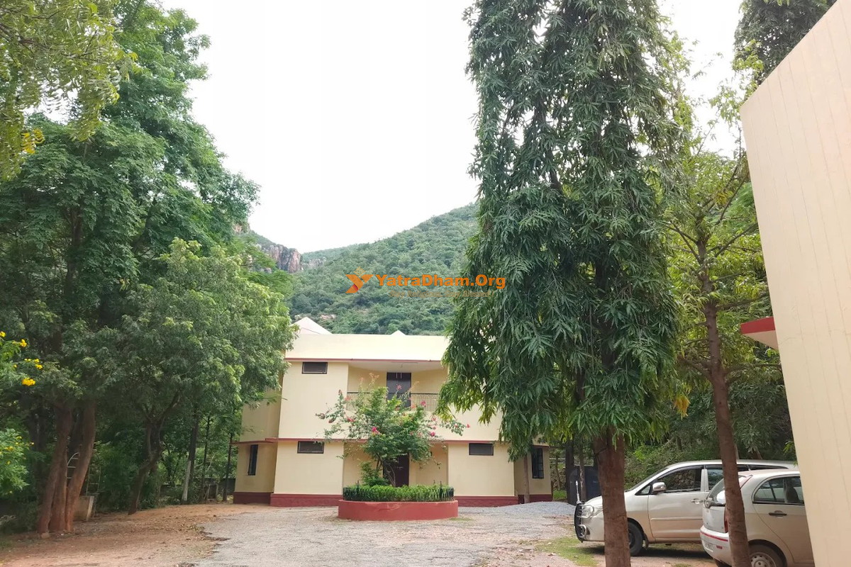 Hotel Haritha (APTDC) Kailasnathkona Building