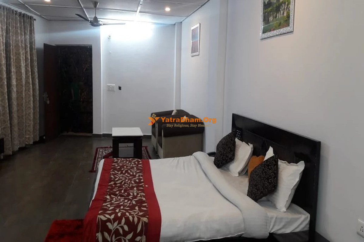 Ceyone- Classic Fall Resort - Mussoorie 2 Bed Room View