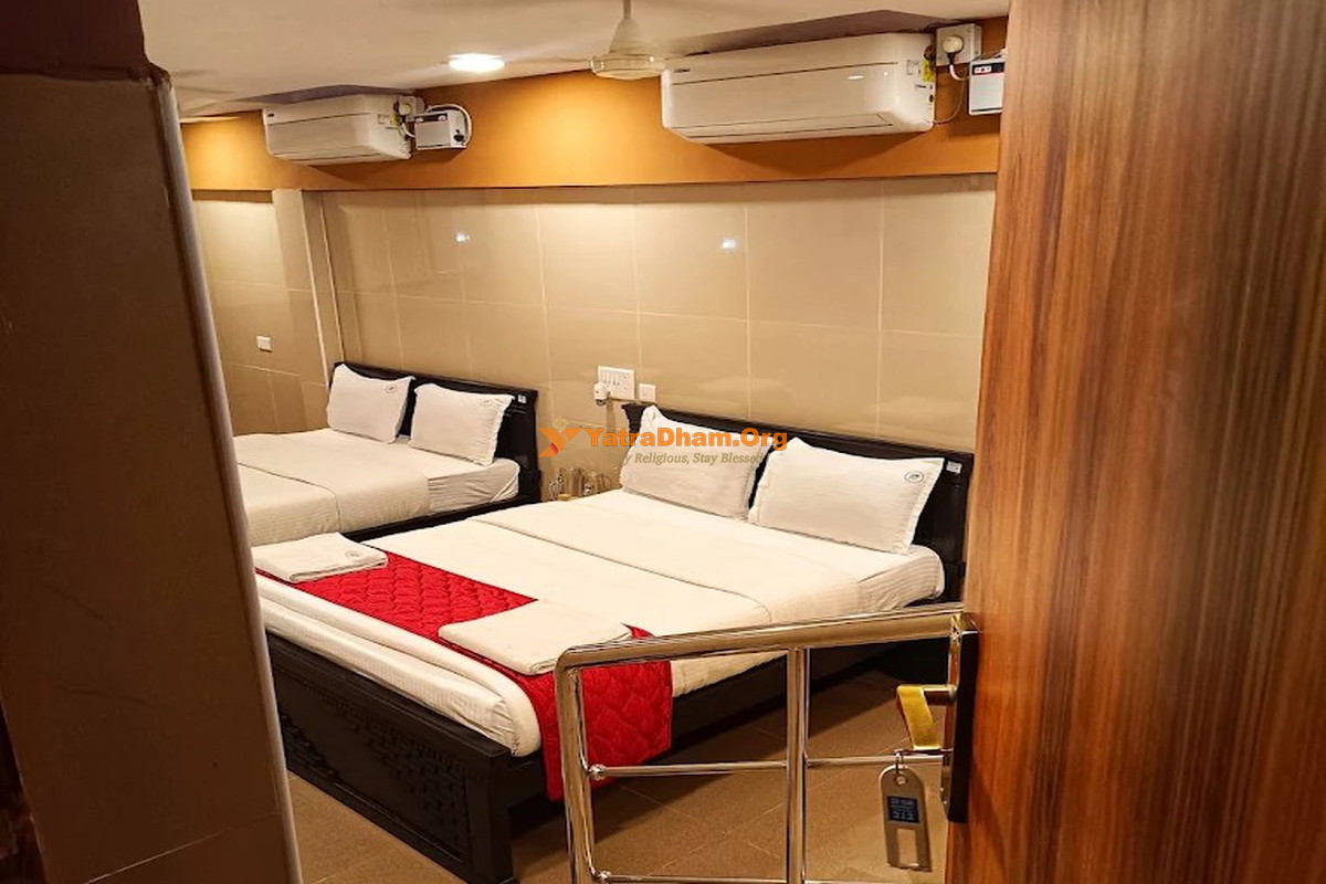 Hotel Shri Hari Residency - Kanchipuram  4 Bed Room View