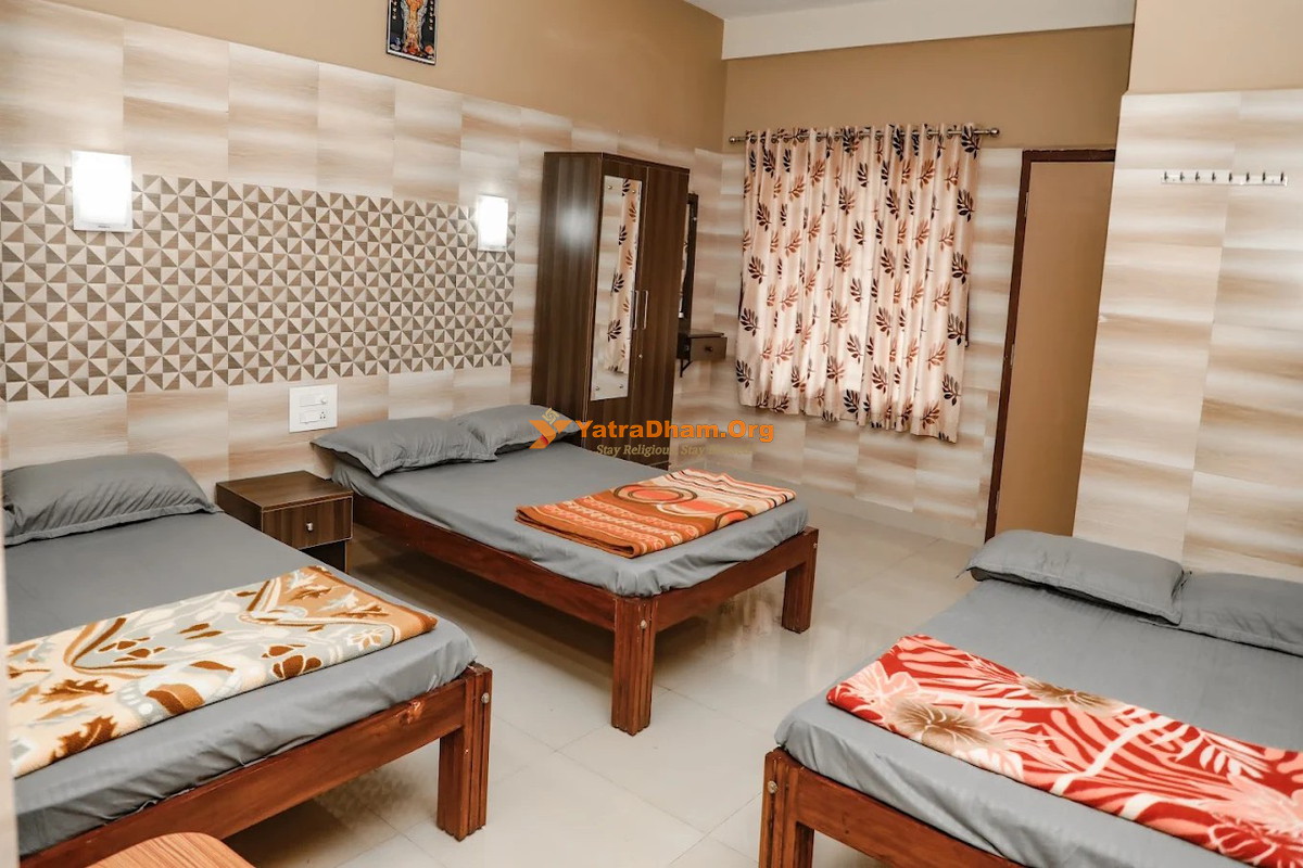 Shree Matha Residency Boarding and Lodging Hornadu 6 Bed Room View