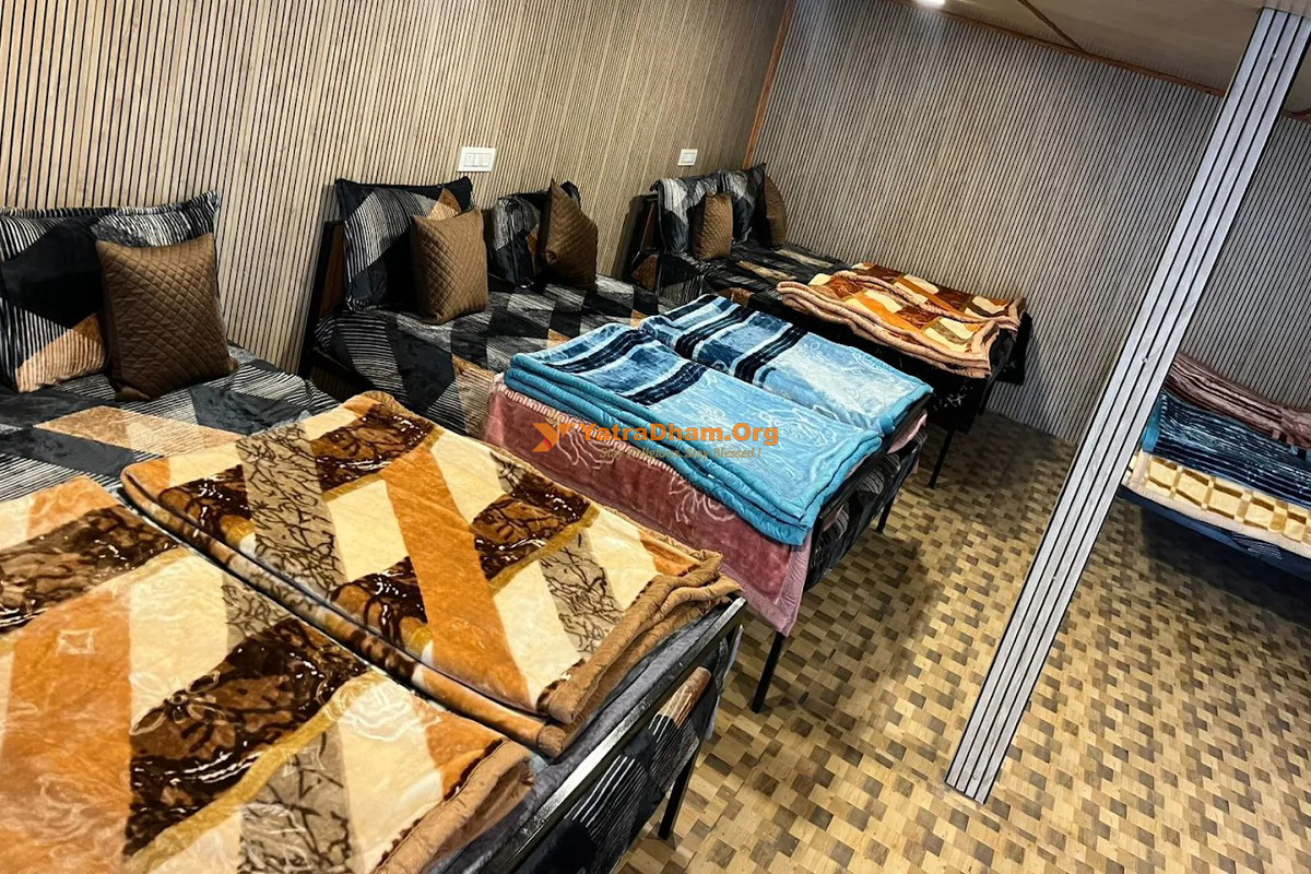 Amazing Luxury Stay Kedarnath - Kedarnath 8 Bed Room View