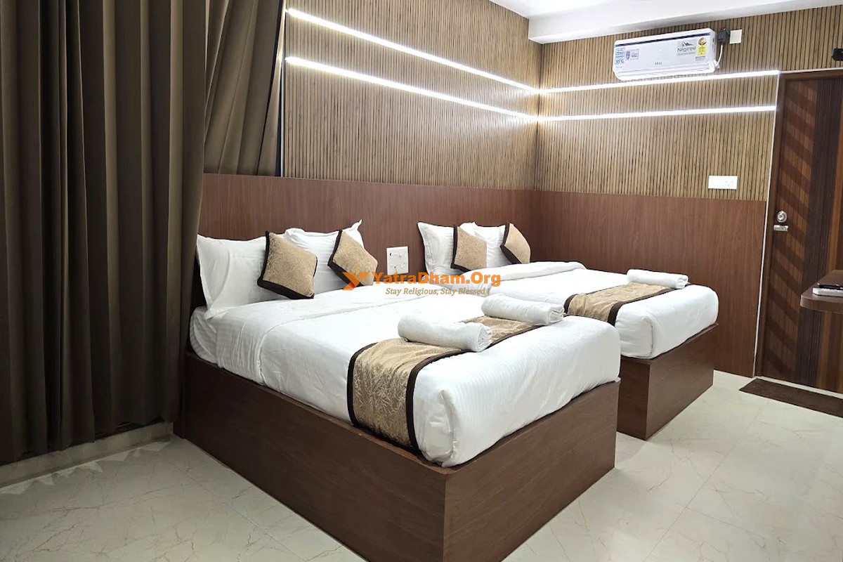 Hotel Chendura - Tiruchendur 3 Bed Room View