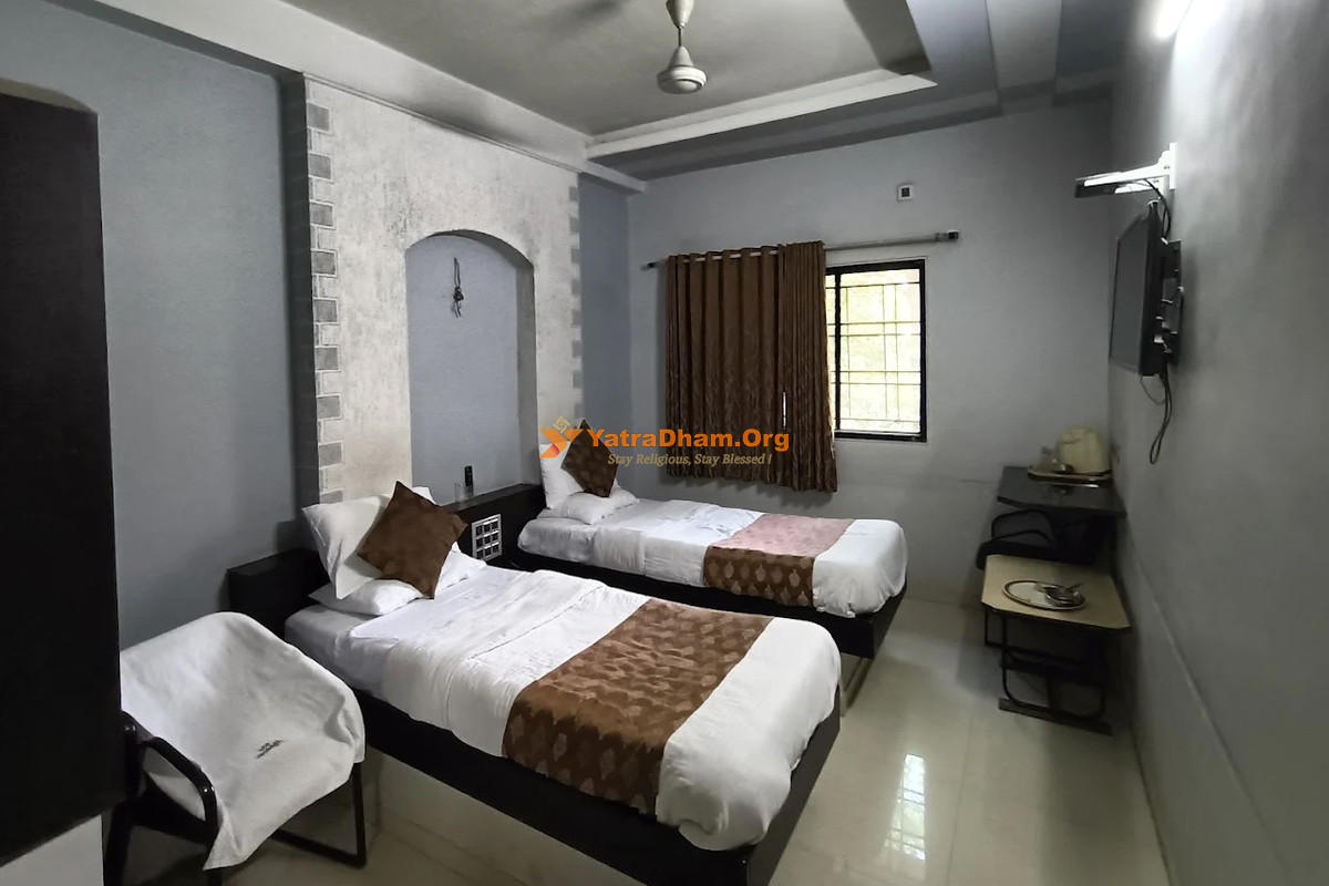 Hotel Aishwarya Pandharpur 2 Bed Room