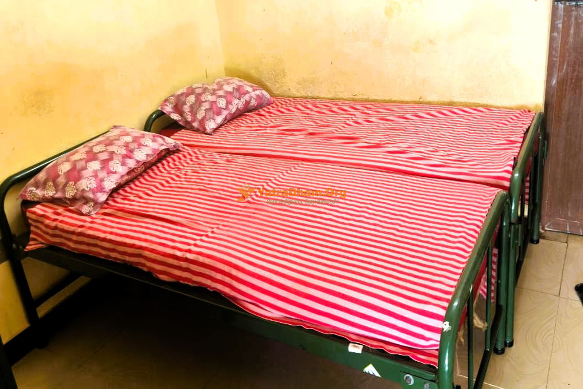 Sree Narayana Dharma Ashram Palani Room