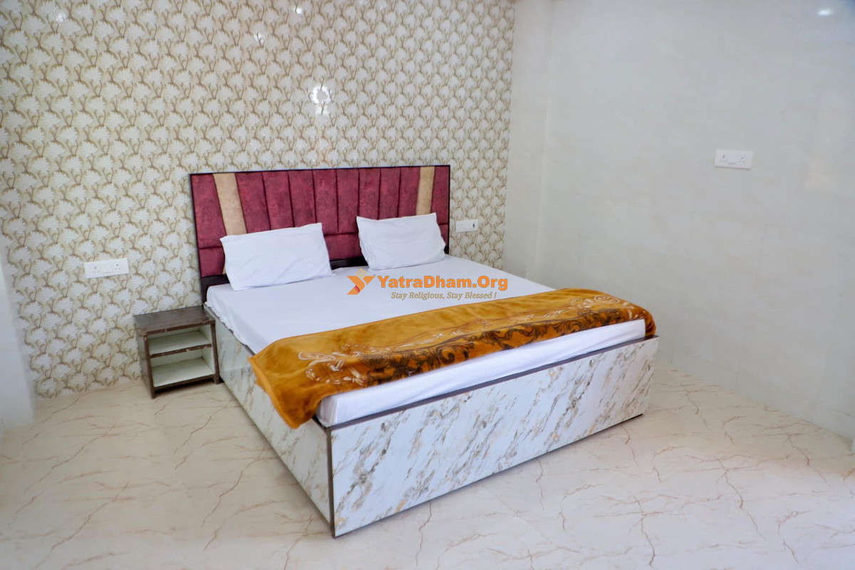 Mithila Kunj Bhavan Vrindavan 4 Bed Room