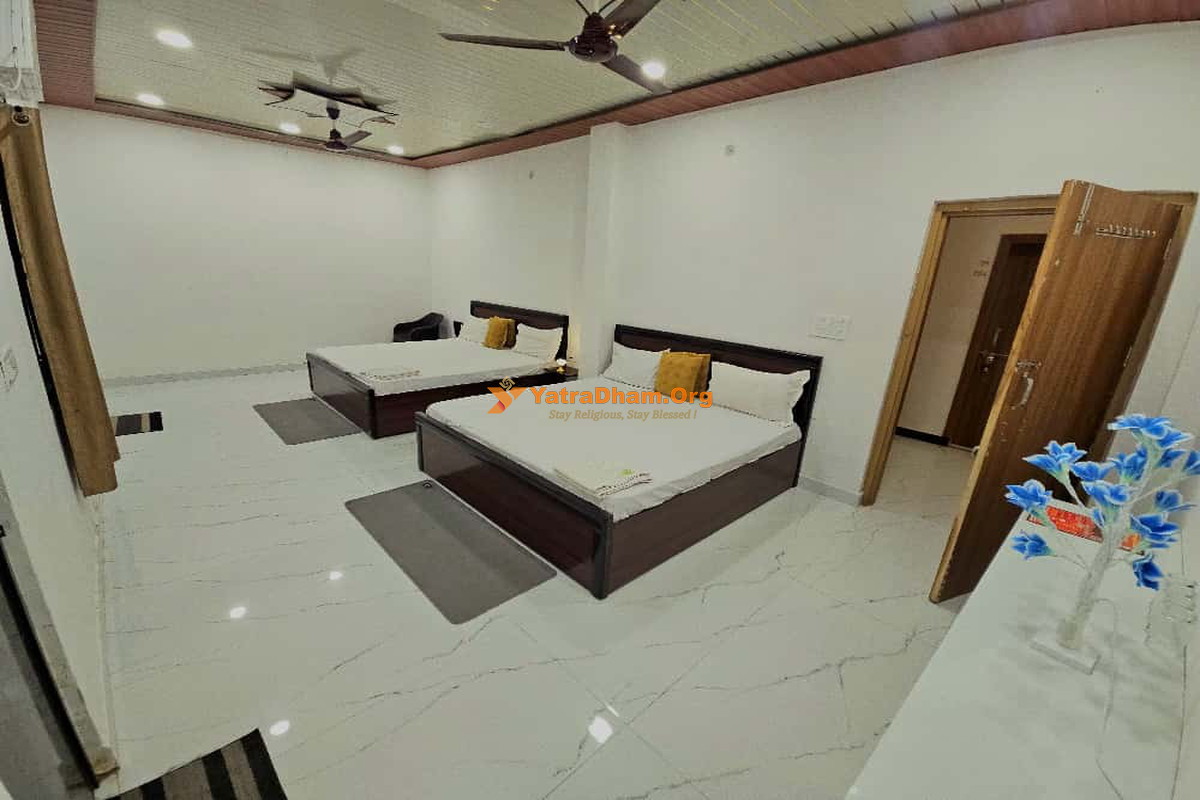 Shri Radhika Farm Stay Vrindavan Room