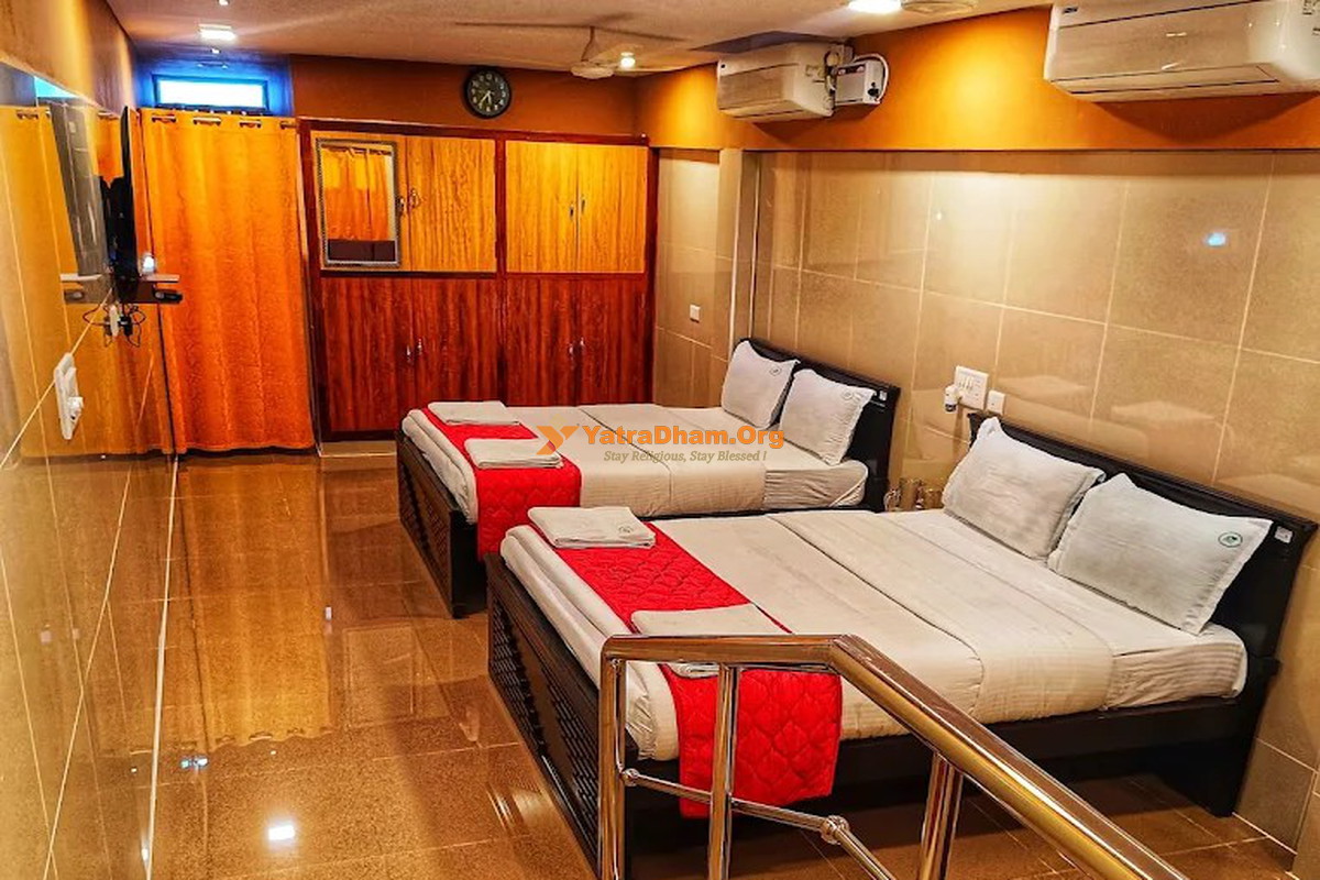 Hotel Shri Hari Residency - Kanchipuram  4 Bed Room View