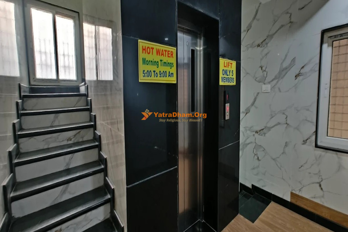 Sri Ayodhya Grand - Mantralayam Stairs and Lift View 