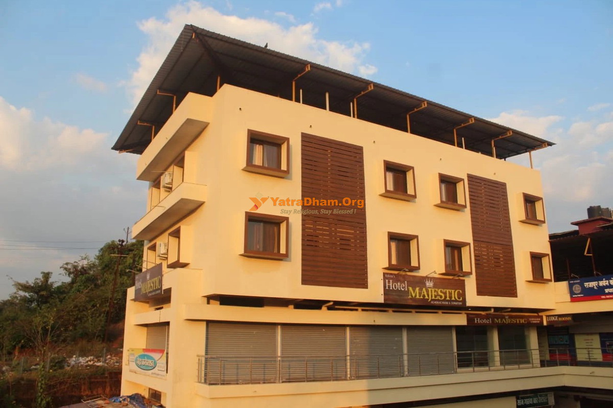 Hotel Majestic Rajapur Building View