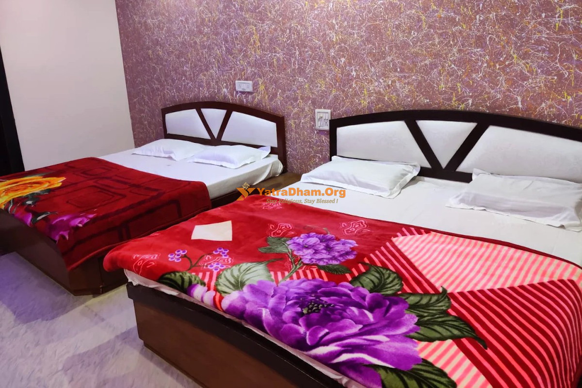 Shri Gopinath Dham Vrindavan Room