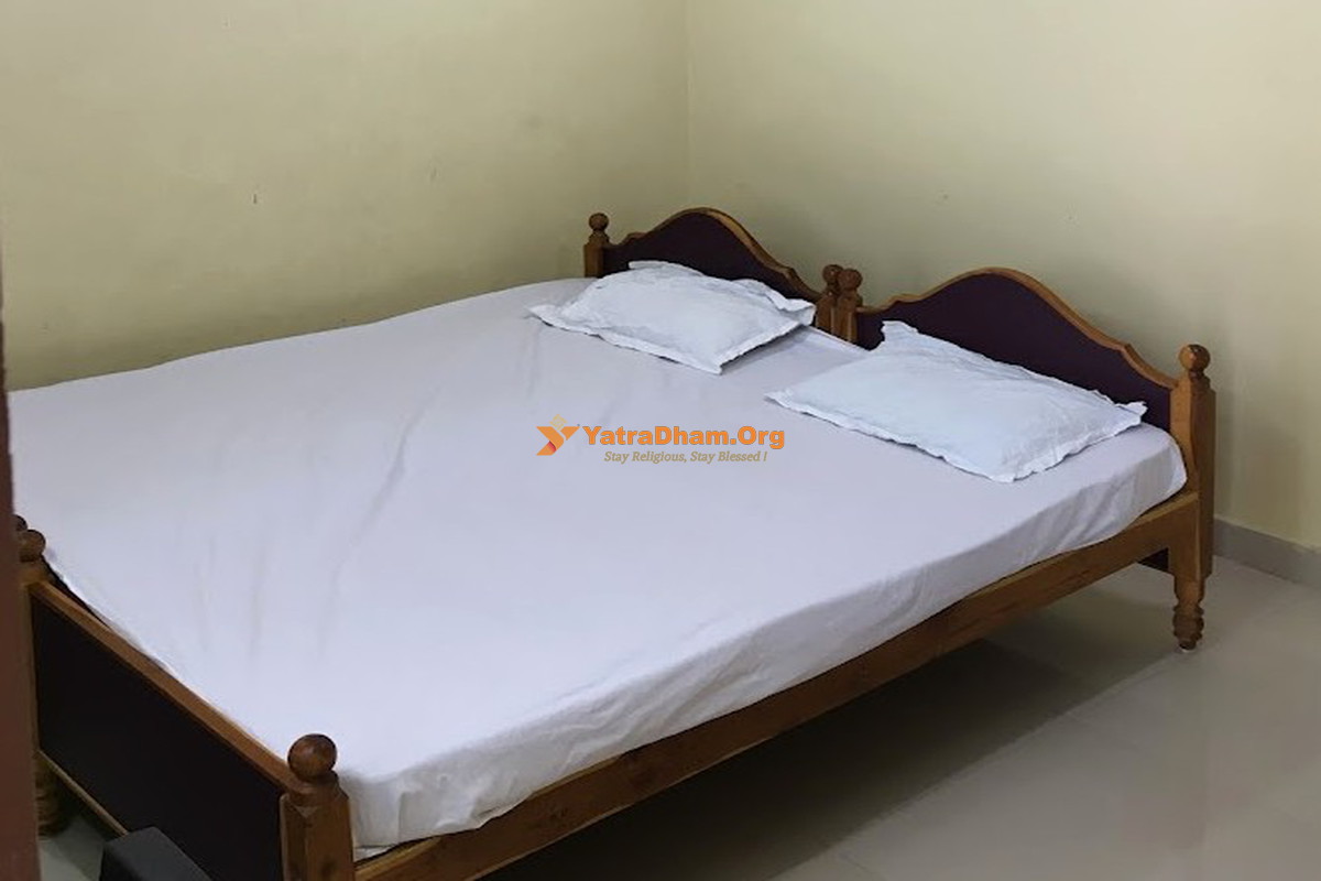 Sharavana Ac Lodge Vemulawada 2 Bed Room