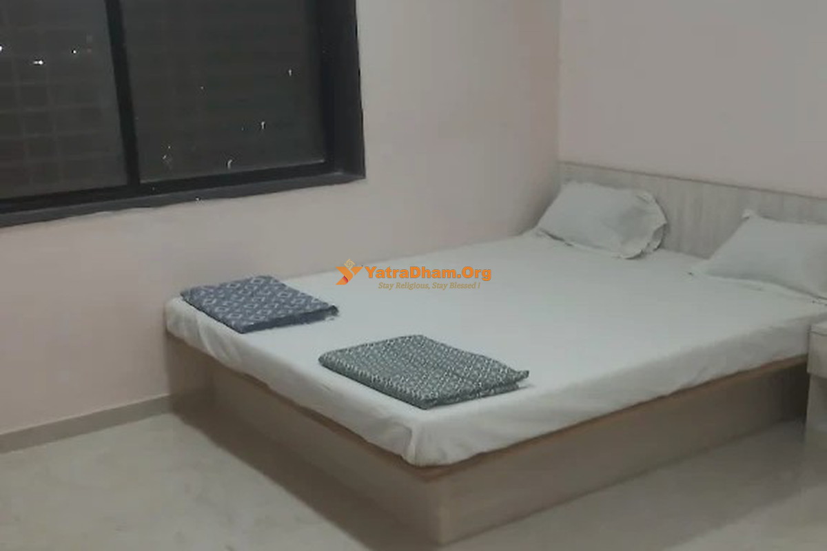 Gayatri Bhakt Niwas Akkalkot 2 Bed Room