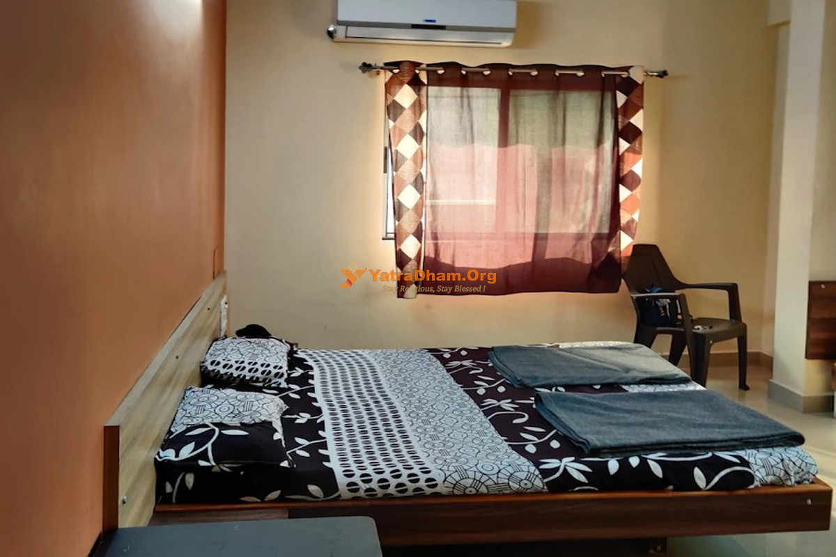 Hotel Laxmi Sadan Somnath Room