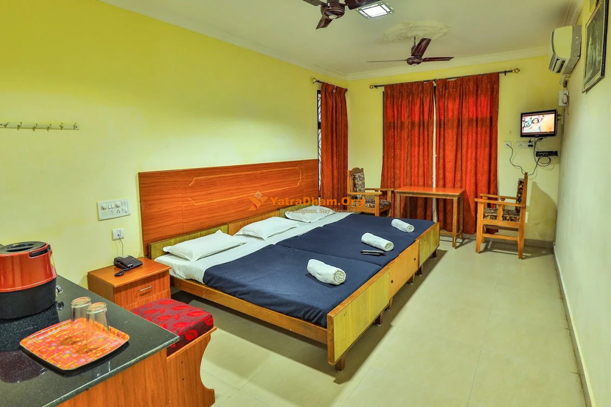 Hotel Tamil Nadu (Unit - 2) Courtallam 3 Bed Room