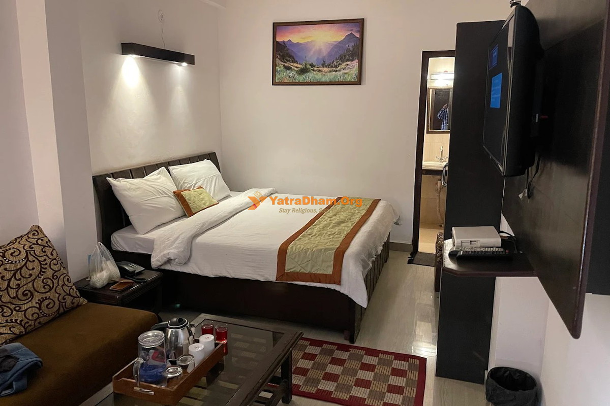 Ceyone- Classic Fall Resort - Mussoorie 2 Bed Room View