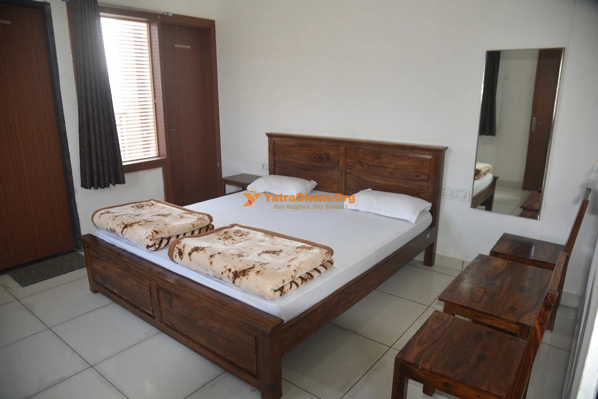 Swarnakaar  Bhawan Pushkar 2 Bed AC Room