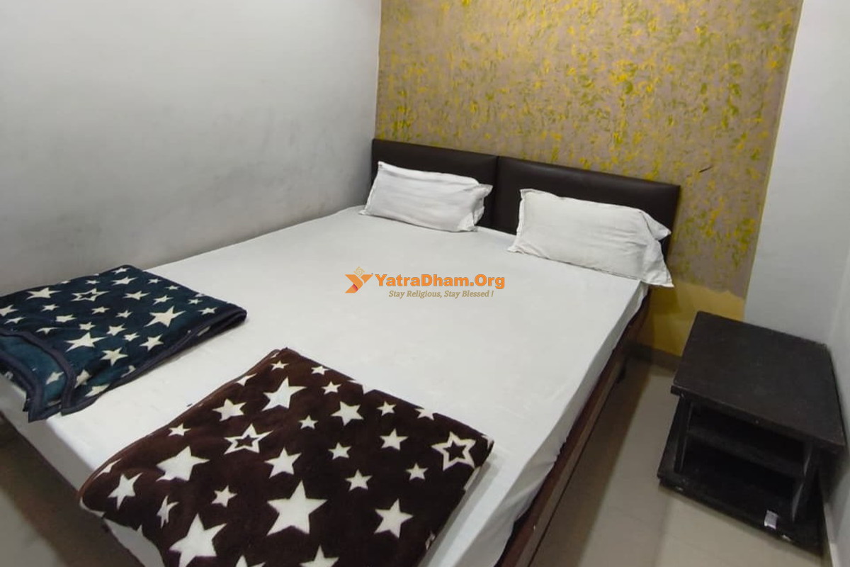Hotel Shree Vishnu Nivas Dwarka Room
