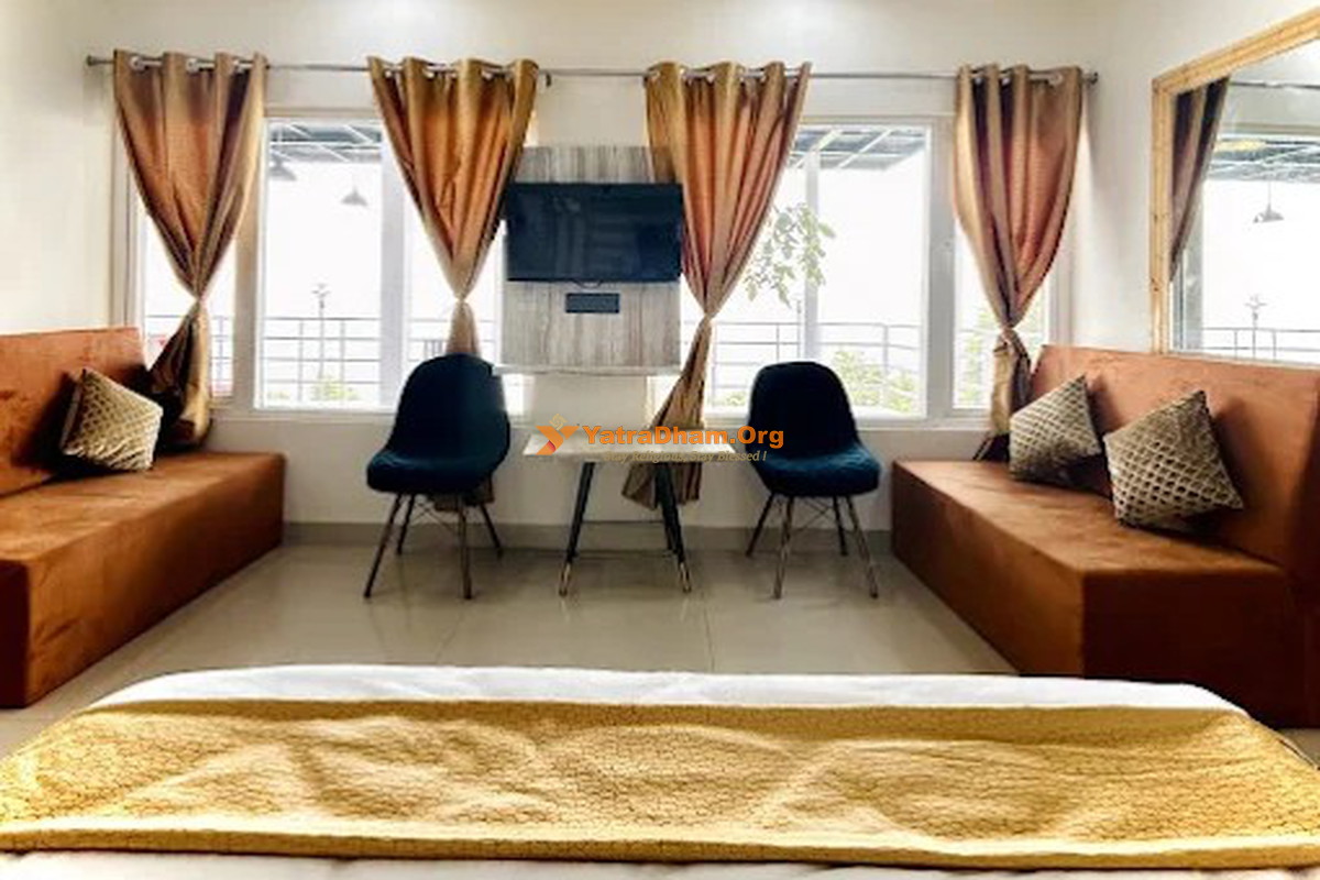 The Sarbati Palace Kanatal 2 Bed Room View