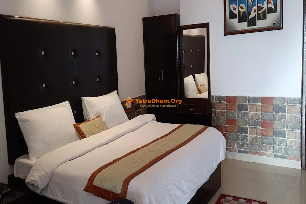 Ceyone- Classic Fall Resort - Mussoorie 2 Bed Room View