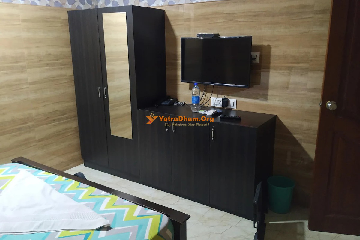 Hotel Adhi Residency - Kanchipuram 2 Bed Room View