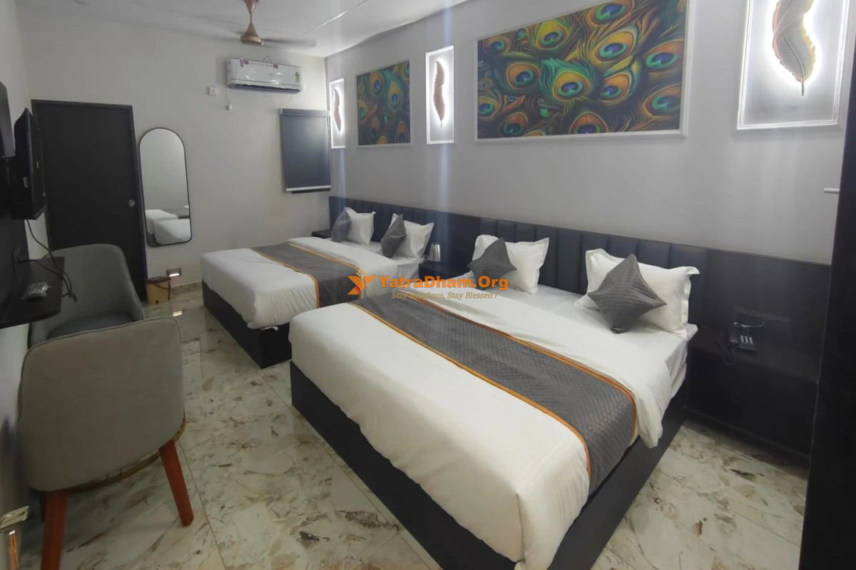 Hotel Kesari Nandan (Near Railway Station)- Dwarka 4 Bed Room View