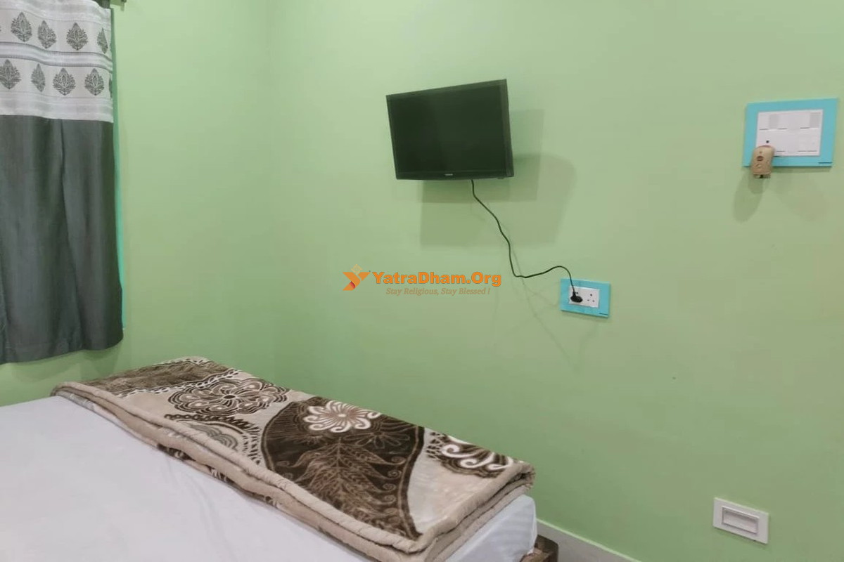 Maruti Guest House - Jagannath Puri 2 Bed Room View