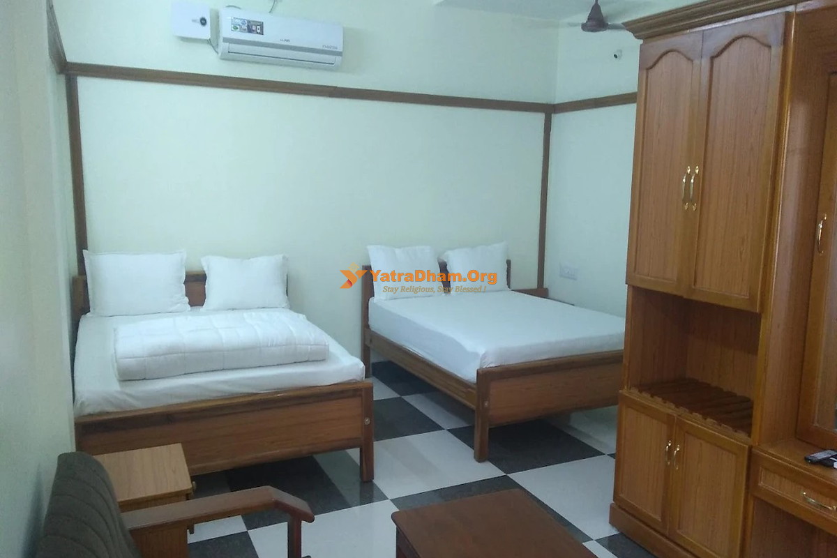 Sivans Inn Lodge - Tiruchendur 4 Bed Room View