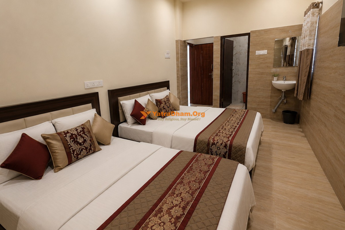 Hotel Vamsi Residency - Palani 4 Bed Room View