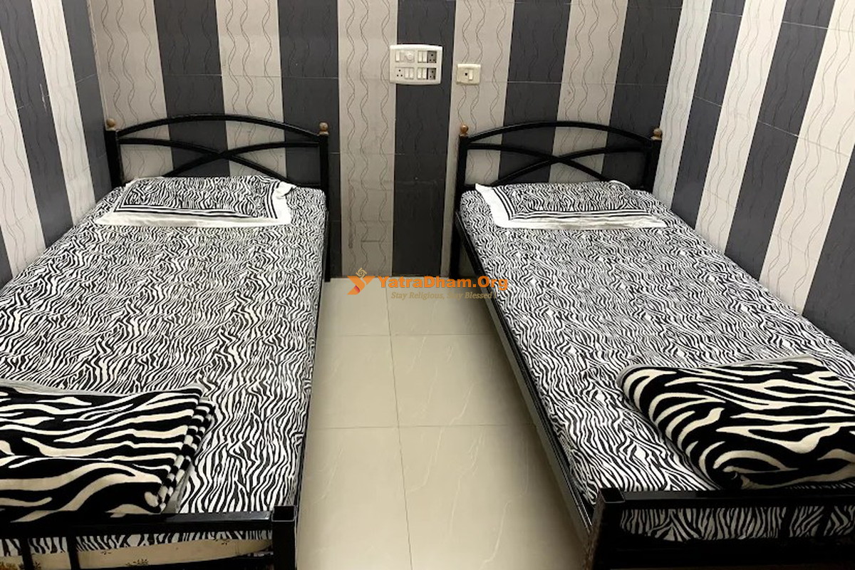 Shri Shwetambar Jain Dharamshala Tirupati Room View