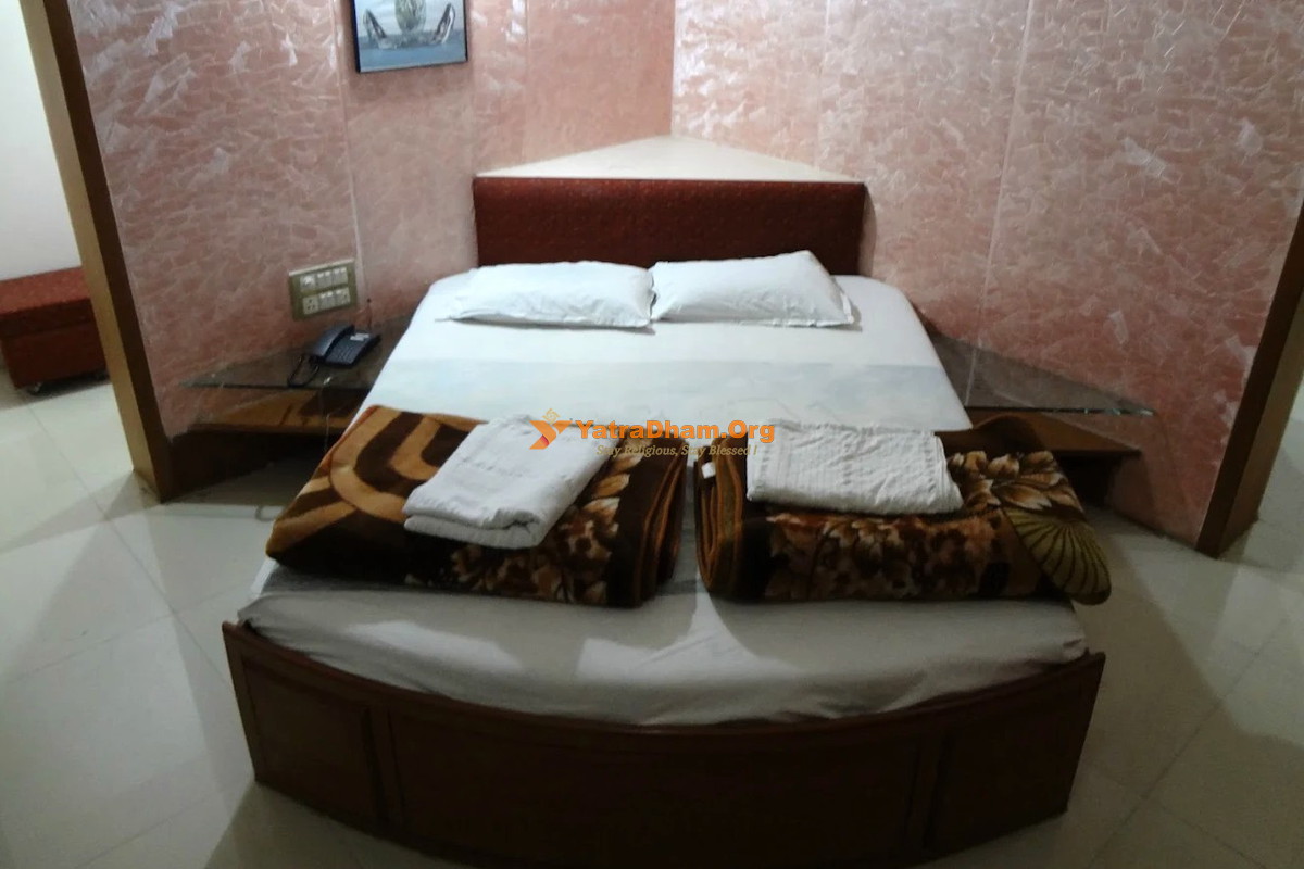 Hotel Aishwarya Pandharpur 2 Bed Room