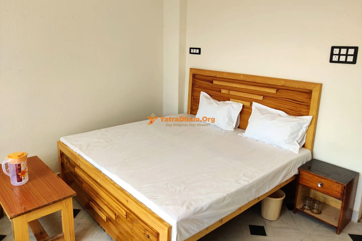 Karan Palace Hotel Barkot 2 Bed Room